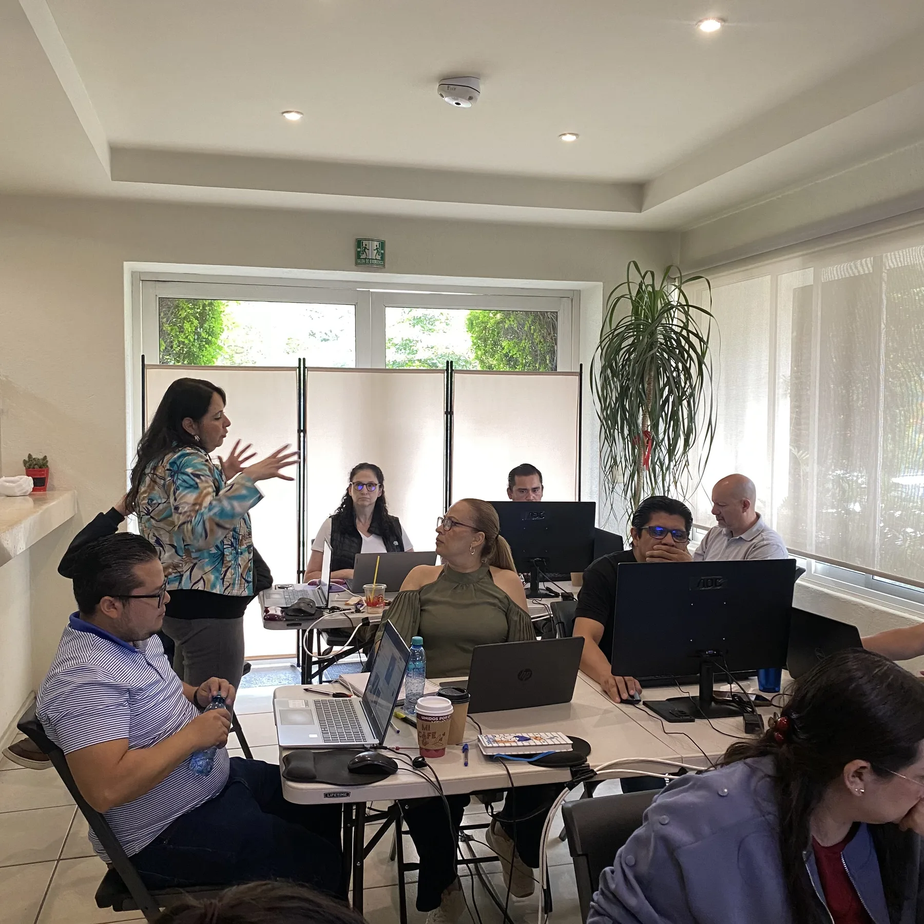 Participantes de Fundaminio durante capacitación empresarial